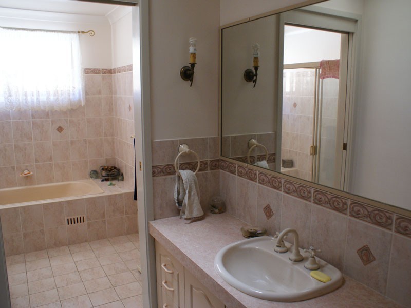 61 Ian Street, Eleebana NSW 2282