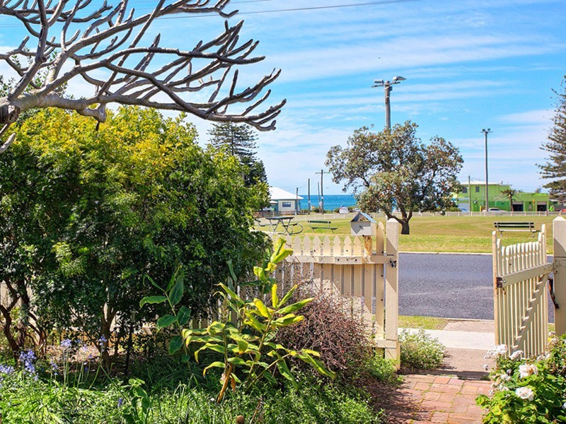 133 Mitchell Street, Stockton NSW 2295