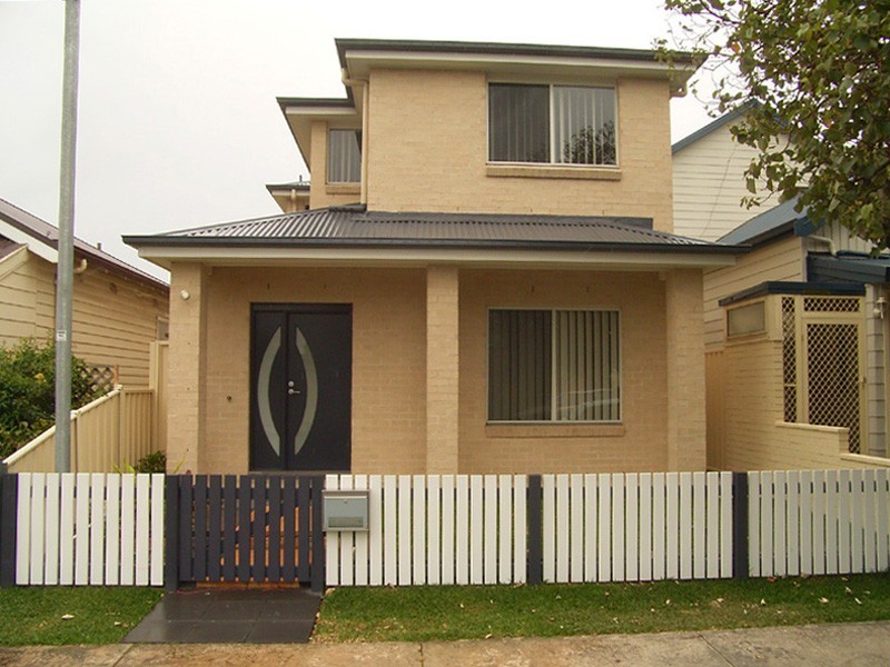 32 Crown Street, Stockton NSW 2295