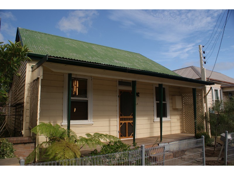 4 Dulling Street, Waratah NSW 2298