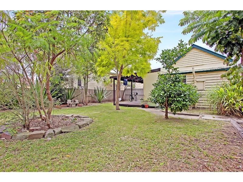 4 Dulling Street, Waratah NSW 2298