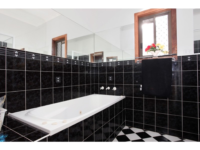 1 Lewis St, Islington NSW 2296