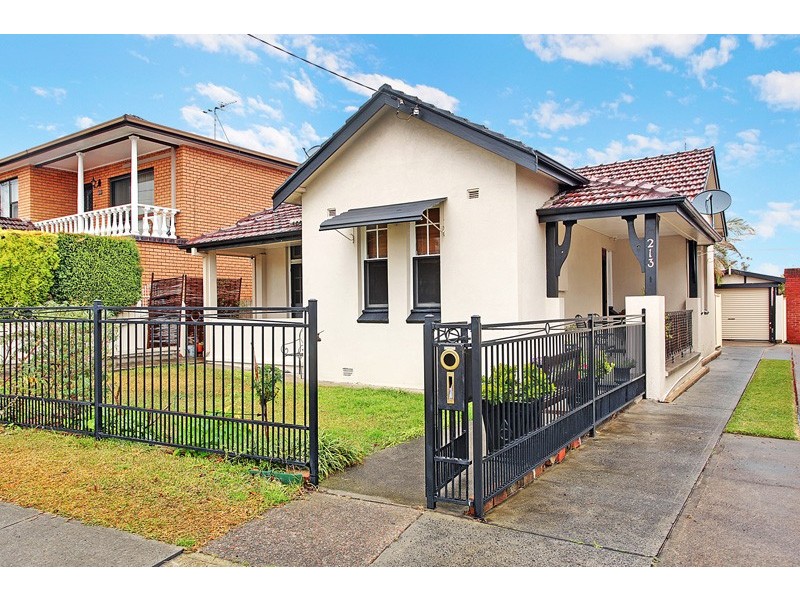 213 Denison Street, Hamilton NSW 2303