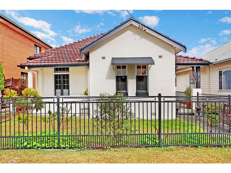 213 Denison Street, Hamilton NSW 2303
