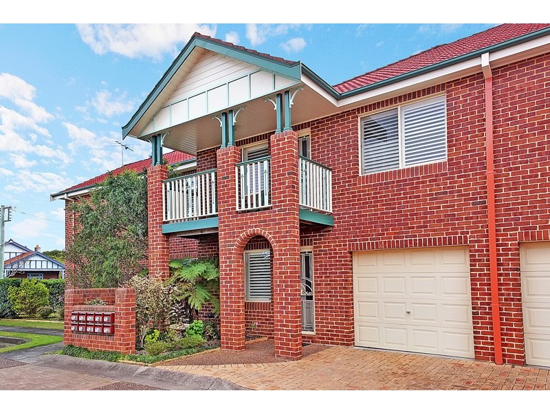8/170 Kemp Street, Hamilton South NSW 2303