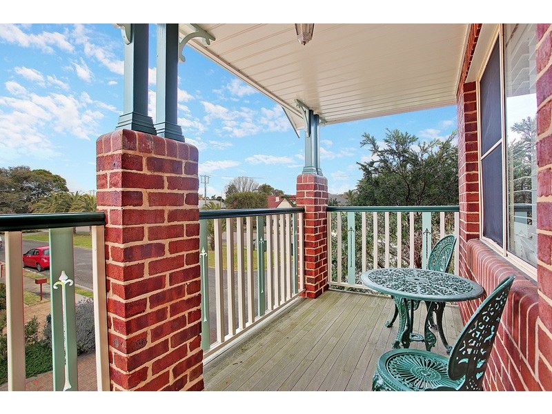 8/170 Kemp Street, Hamilton South NSW 2303