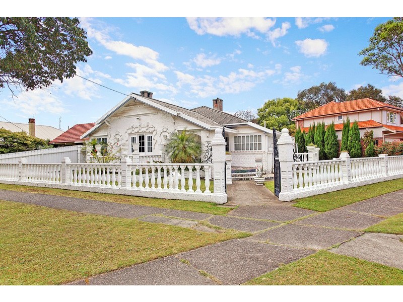 73 Gordon Ave, Hamilton South NSW 2303