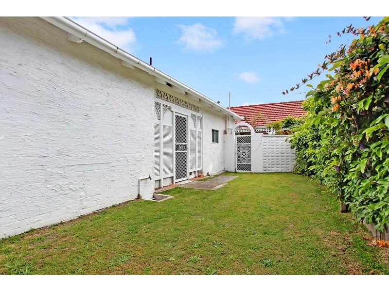 73 Gordon Ave, Hamilton South NSW 2303