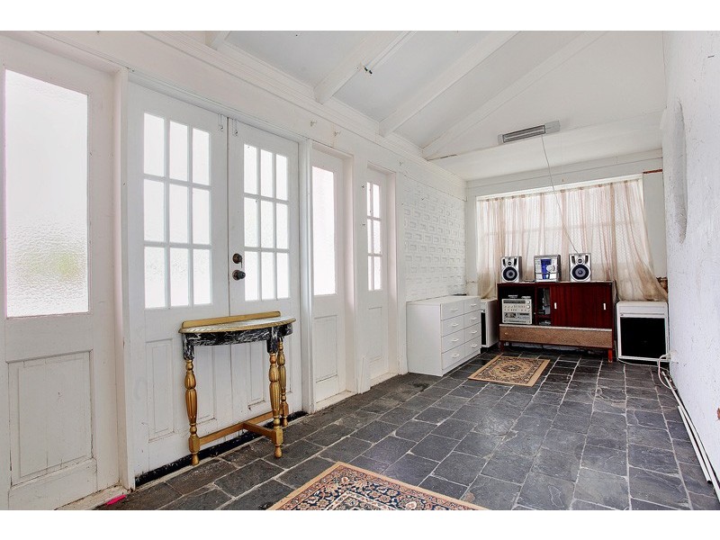 73 Gordon Ave, Hamilton South NSW 2303