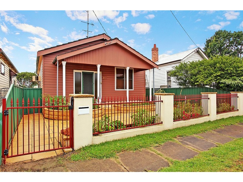 52 Sunderland St, Mayfield NSW 2304