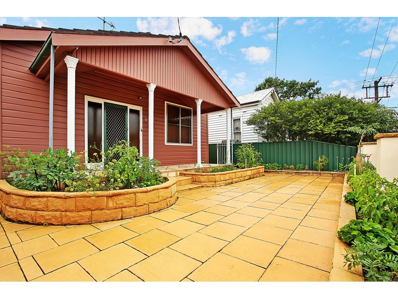 52 Sunderland St, Mayfield NSW 2304