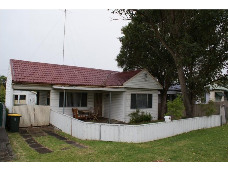 38 Sydney St, Gateshead NSW 2290