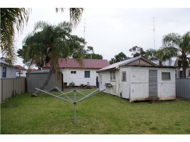 38 Sydney St, Gateshead NSW 2290