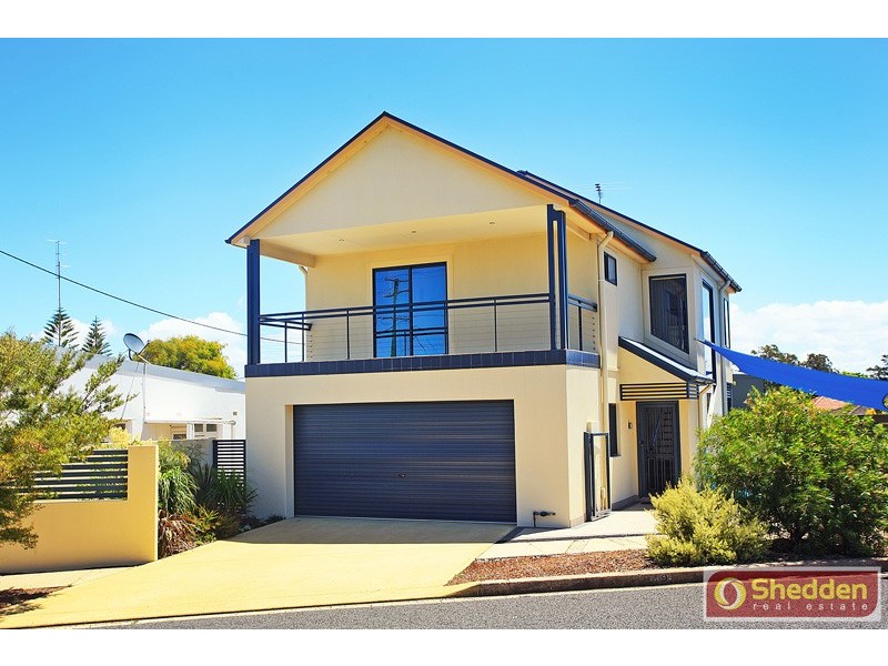 19 Fullerton Street, Stockton NSW 2295