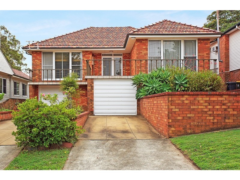 7 Victoria Cres, New Lambton Heights NSW 2305
