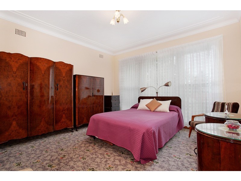 7 Victoria Cres, New Lambton Heights NSW 2305