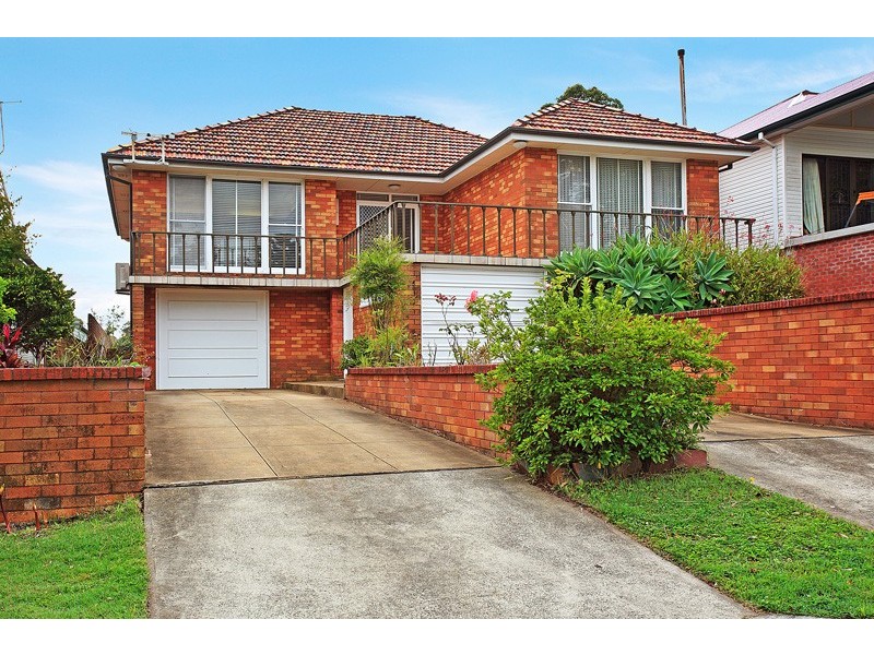 7 Victoria Cres, New Lambton Heights NSW 2305