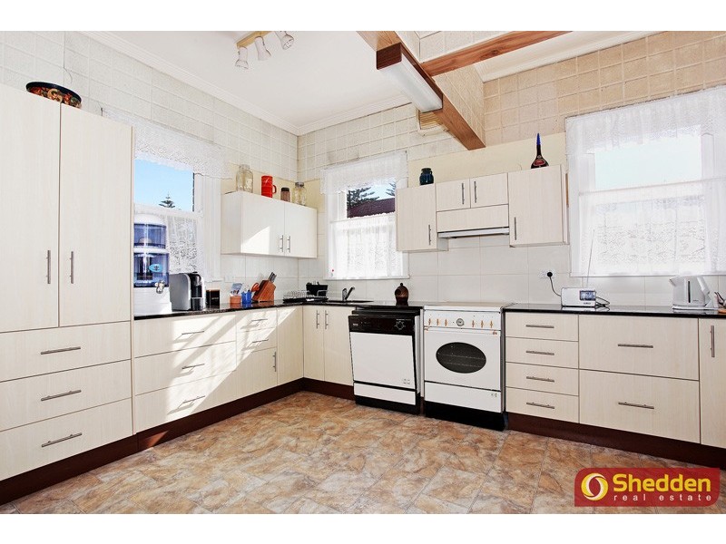 Hamilton East NSW 2303