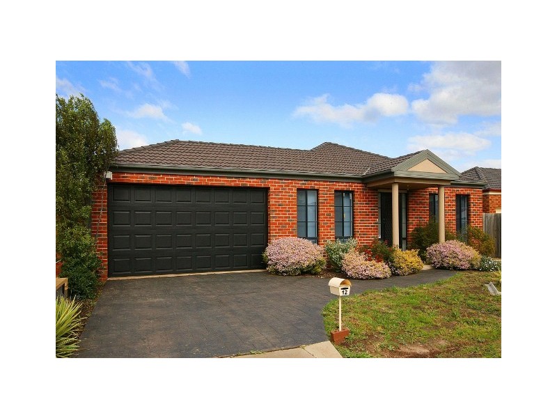 12 Marrowie Place, Taylors Hill VIC 3037