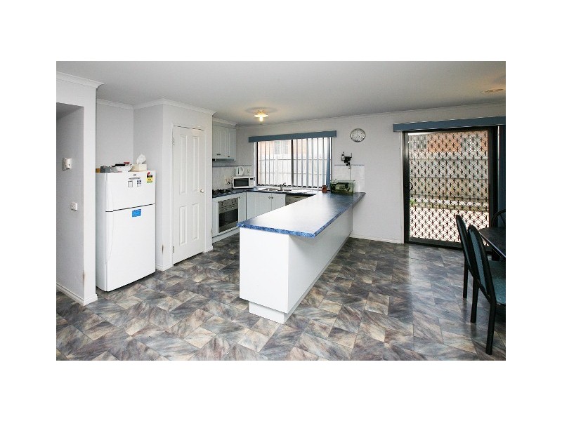 12 Marrowie Place, Taylors Hill VIC 3037