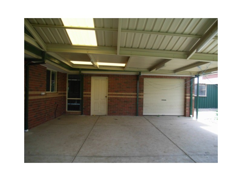 61 Chittenup Bend, Sydenham VIC 3037