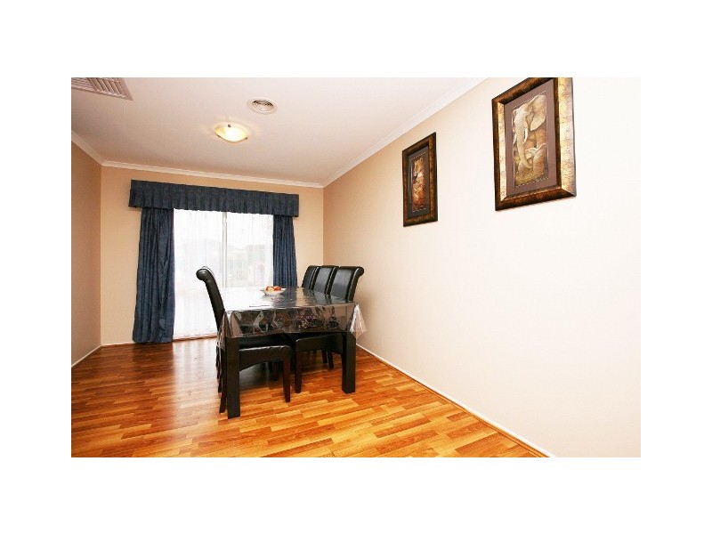 2 Forsyth Close, Burnside VIC 3023