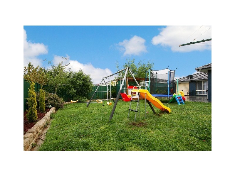 2 Forsyth Close, Burnside VIC 3023