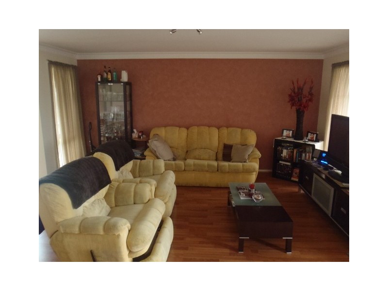 1C Jenny Court, Hillside VIC 3037