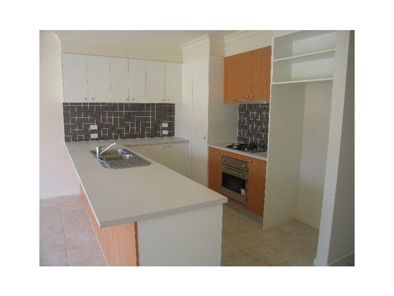 11 Wentworth Drive, Taylors Lakes VIC 3038