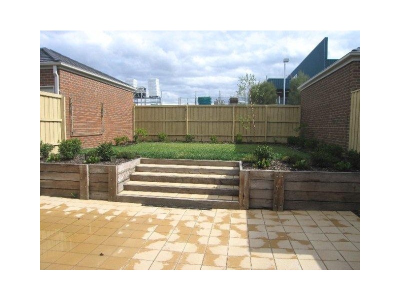 11 Wentworth Drive, Taylors Lakes VIC 3038