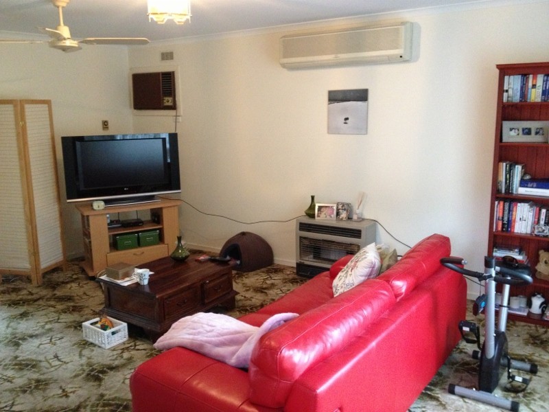 18/15-20 Laurence Avenue, Airport West VIC 3042