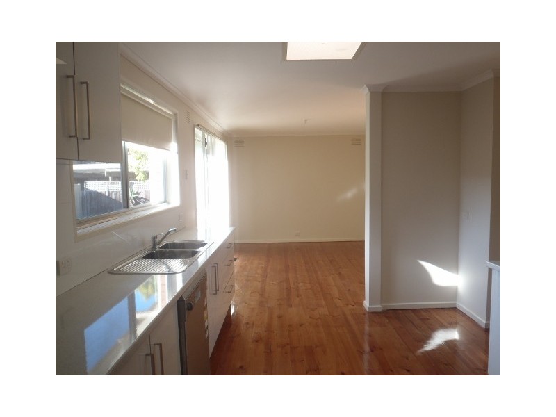 20 Angourie Crescent, Taylors Lakes VIC 3038