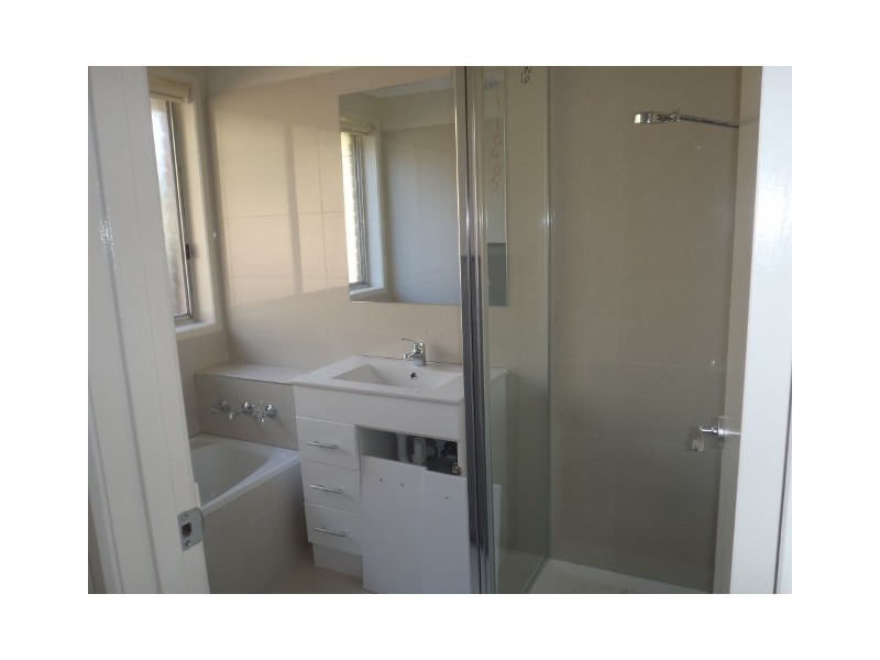 20 Angourie Crescent, Taylors Lakes VIC 3038