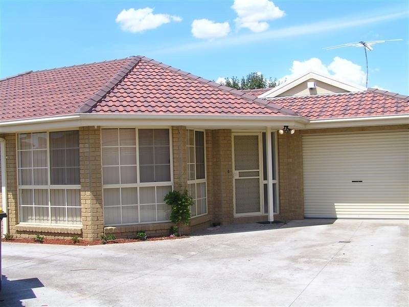 2/46 Kunat Street, Deer Park VIC 3023