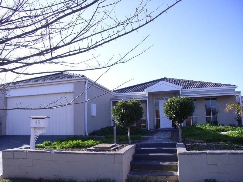 45 Queens Parade, Hillside VIC 3037