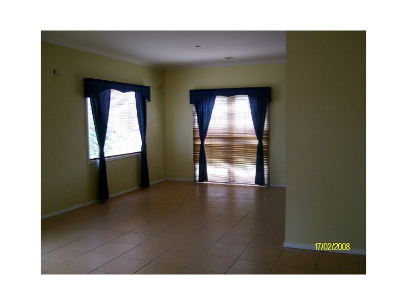 45 Queens Parade, Hillside VIC 3037