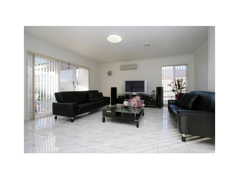 15 Clifton Court, Taylors Lakes VIC 3038