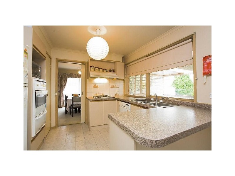 16 Cecil Court, Sydenham VIC 3037