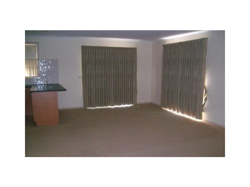 33 Pimelea Crescent, Hillside VIC 3037