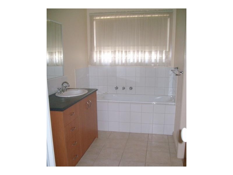 33 Pimelea Crescent, Hillside VIC 3037