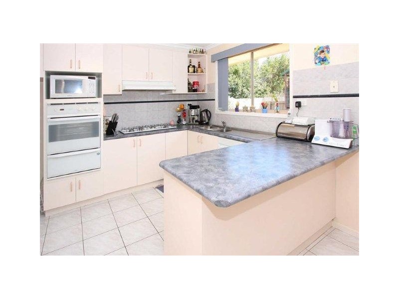 6 Barrell Court, Delahey VIC 3037