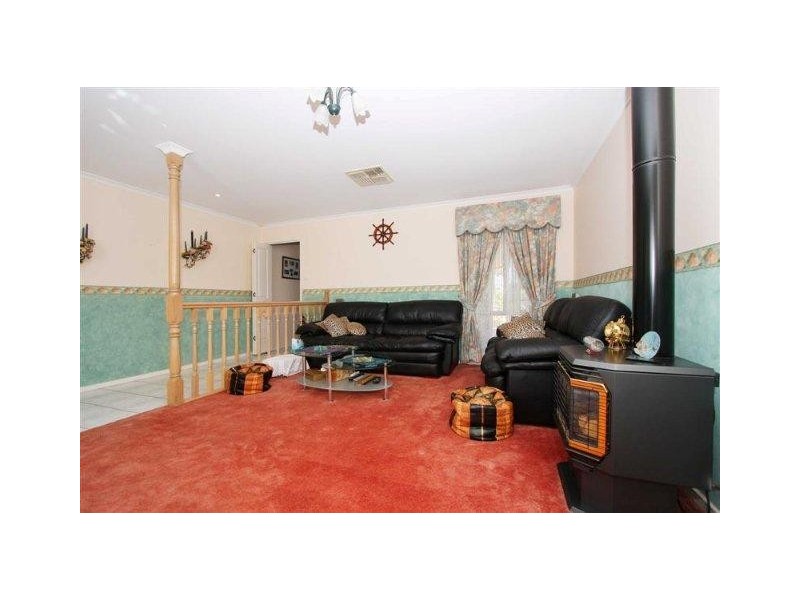 6 Barrell Court, Delahey VIC 3037