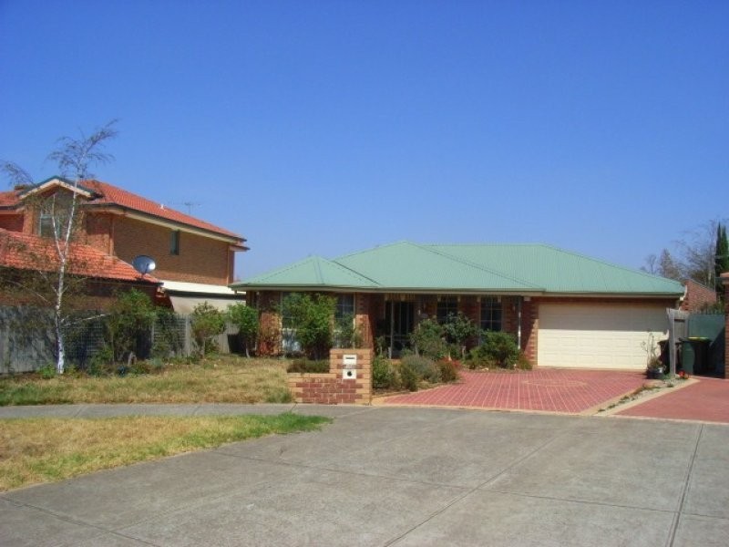 33 Perceval Crescent, Taylors Lakes VIC 3038