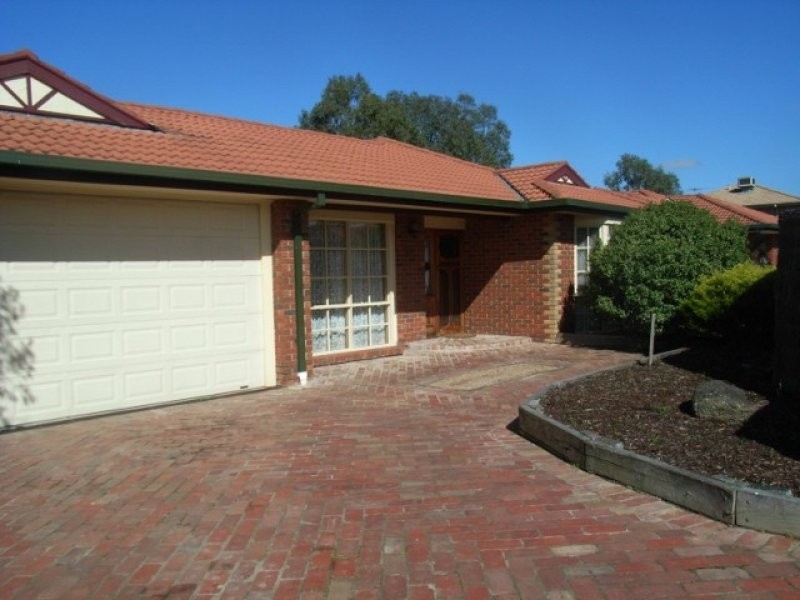 31 Saronvale Crescent, Hillside VIC 3037