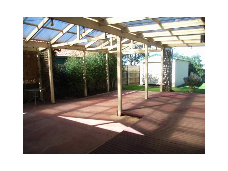 31 Saronvale Crescent, Hillside VIC 3037