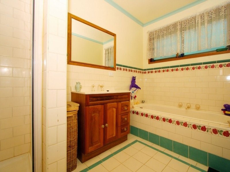 15 Carrington Street, Sydenham VIC 3037