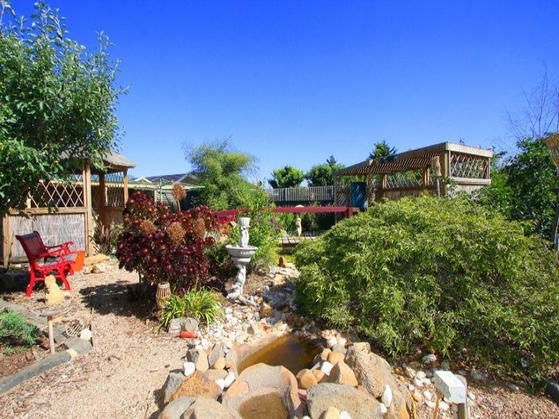 15 Carrington Street, Sydenham VIC 3037