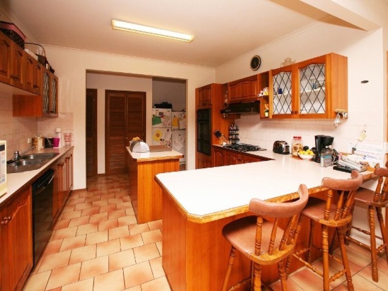 9 Montrose Court, Sydenham VIC 3037