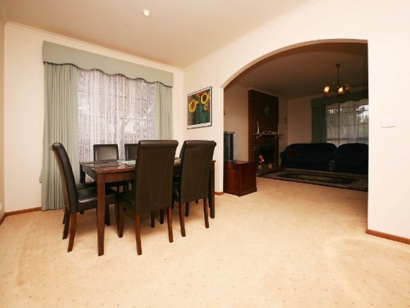 9 Montrose Court, Sydenham VIC 3037