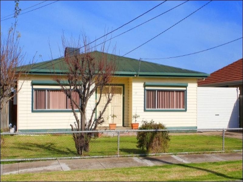 17 Davey Street, Sunshine West VIC 3020